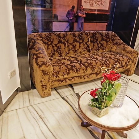 Hotel Metro Palace Mumbai Bagian luar foto