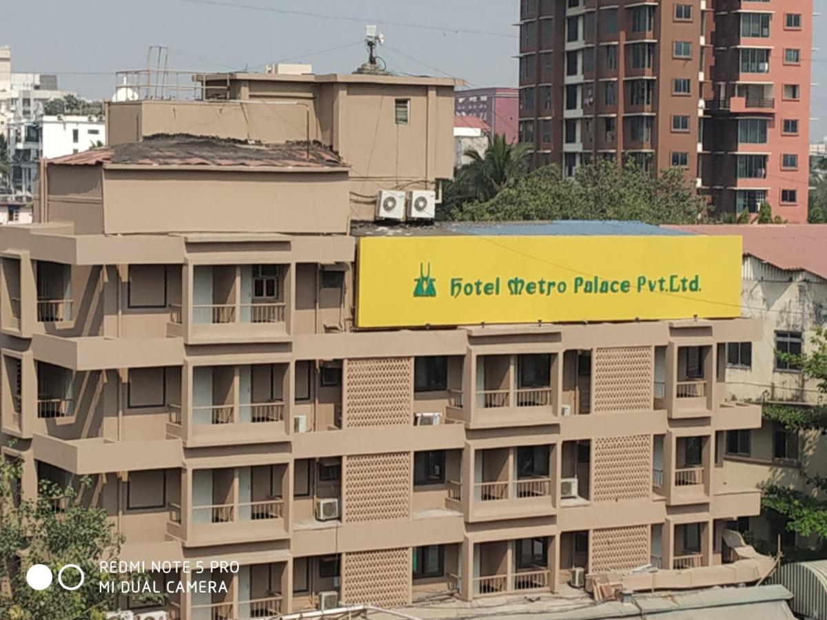 Hotel Metro Palace Mumbai Bagian luar foto
