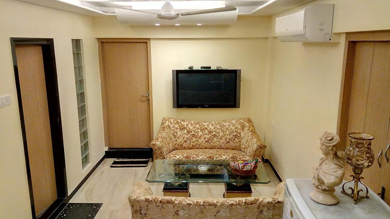 Hotel Metro Palace Mumbai Bagian luar foto