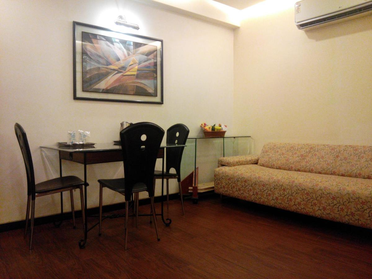 Hotel Metro Palace Mumbai Bagian luar foto