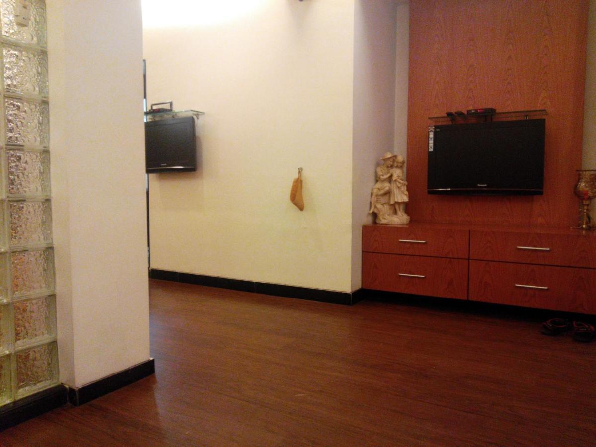 Hotel Metro Palace Mumbai Bagian luar foto