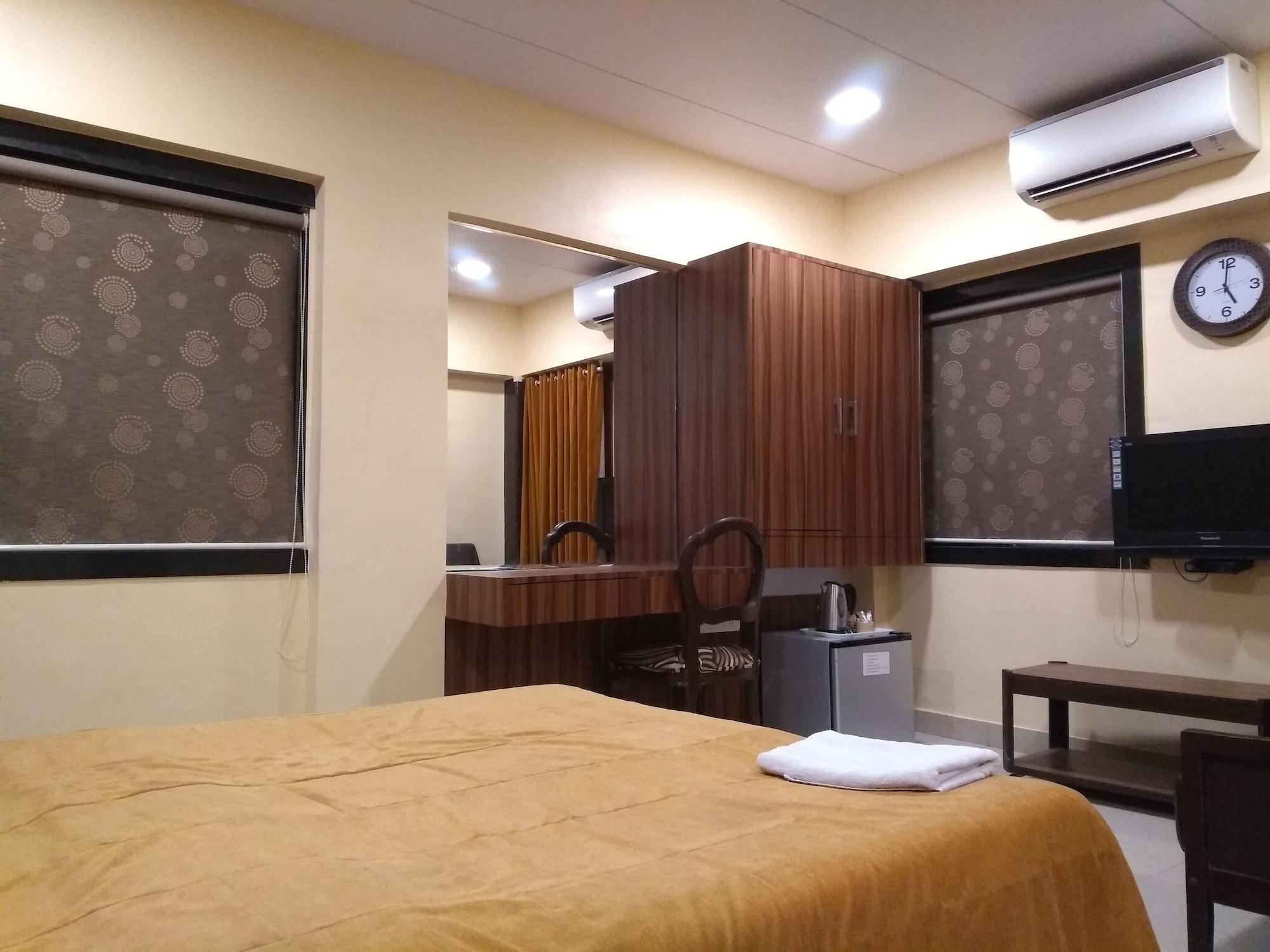 Hotel Metro Palace Mumbai Bagian luar foto