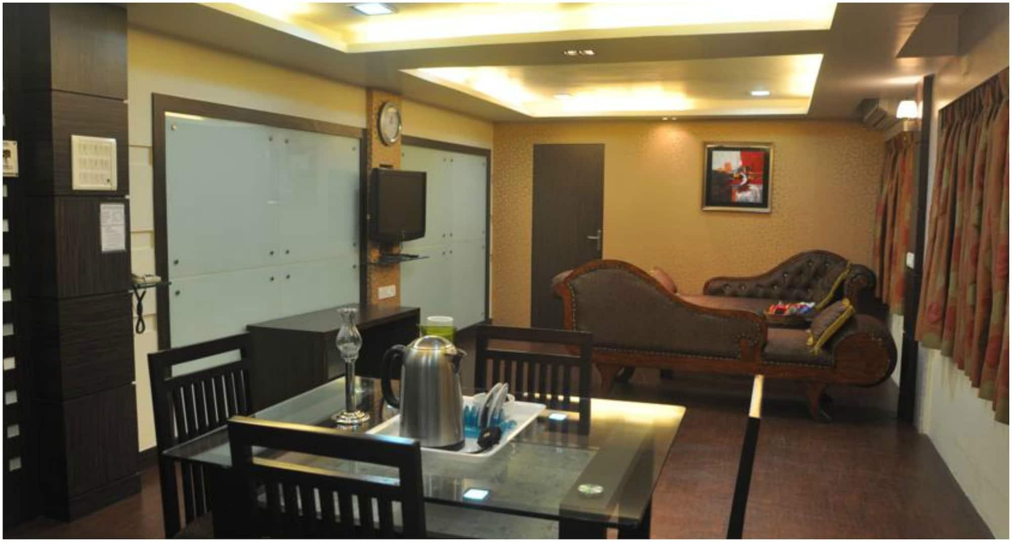 Hotel Metro Palace Mumbai Bagian luar foto