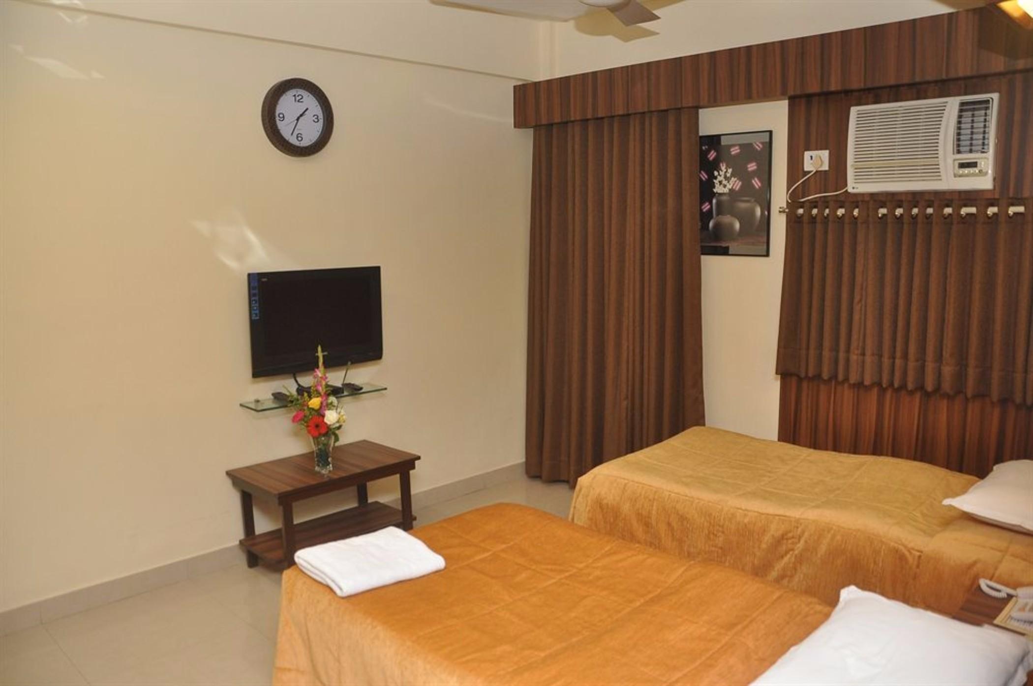Hotel Metro Palace Mumbai Bagian luar foto