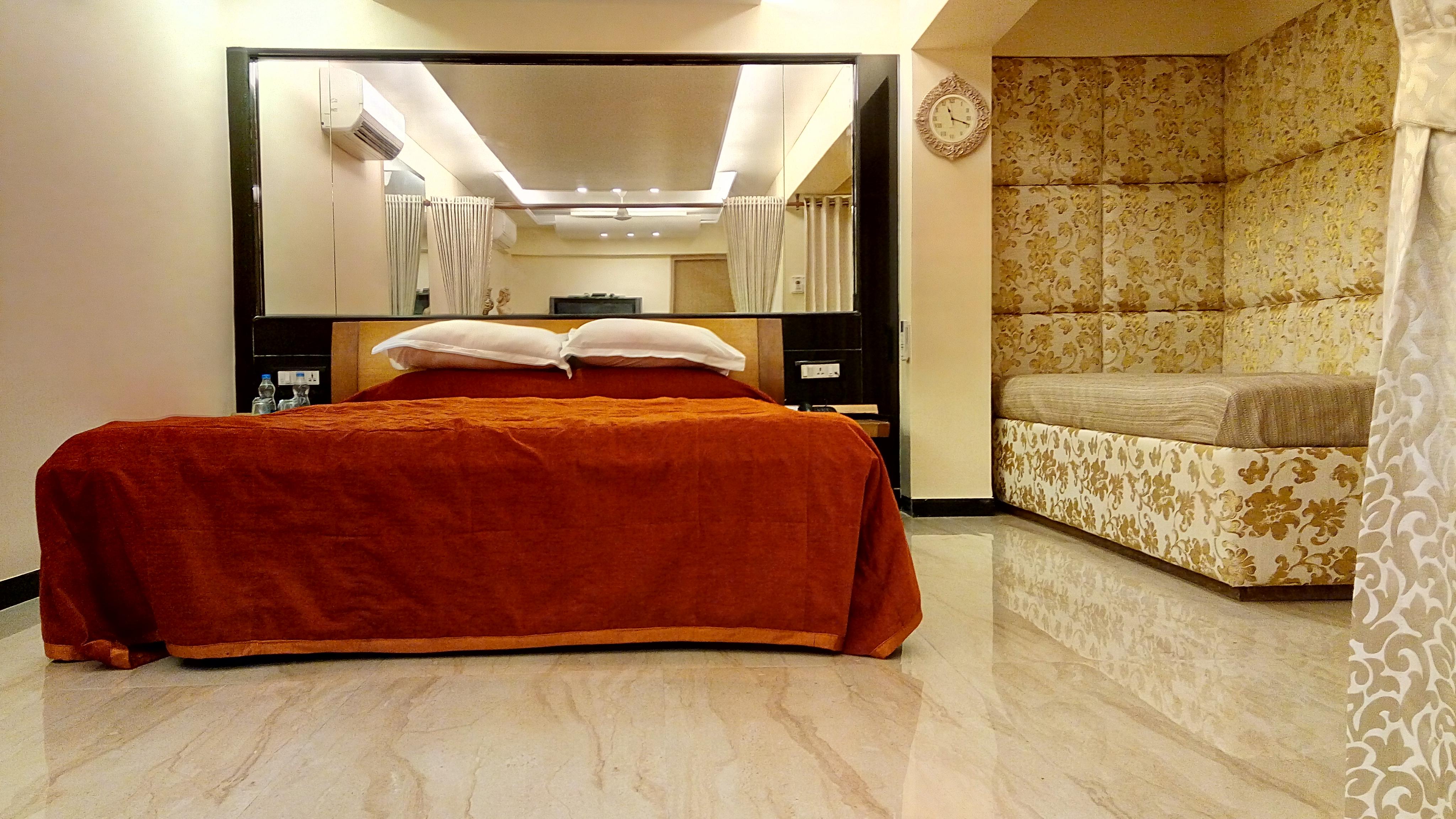 Hotel Metro Palace Mumbai Bagian luar foto