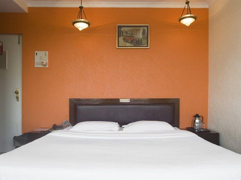 Hotel Metro Palace Mumbai Bagian luar foto