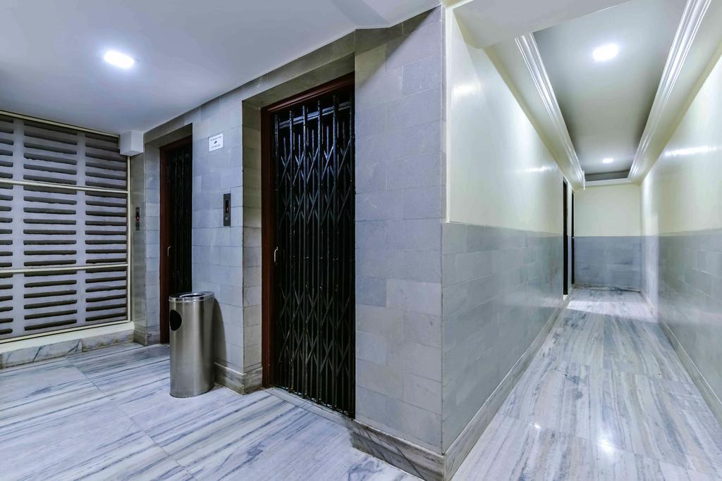 Hotel Metro Palace Mumbai Bagian luar foto